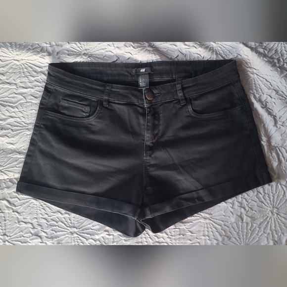 H&M  Black Jean Shorts size 8 - Picture 2 of 5